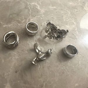 ASSORTED RINGS WITH AN AMAZING UNO DE 50 BEAUTY